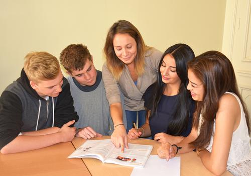 Institut Linguistique Adenet class